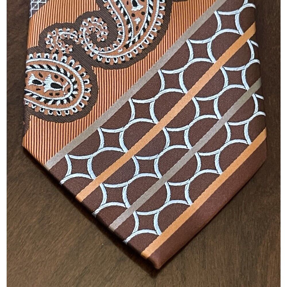 Avanti Uomo Orange Brown Hand Made 100% Polyester Men’s Neck Tie Made In China